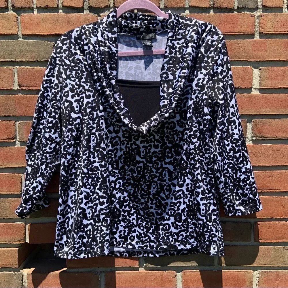 𝅺White/Black Leopard Print Cowl Neck Blouse Size L